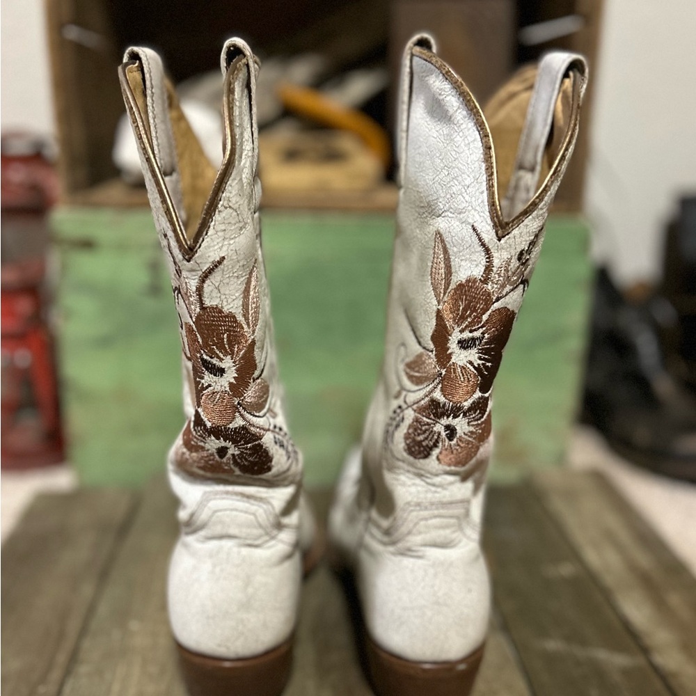 Shyanne White and Brown Heeled Boots with Embroidery - Picture 3 of 5